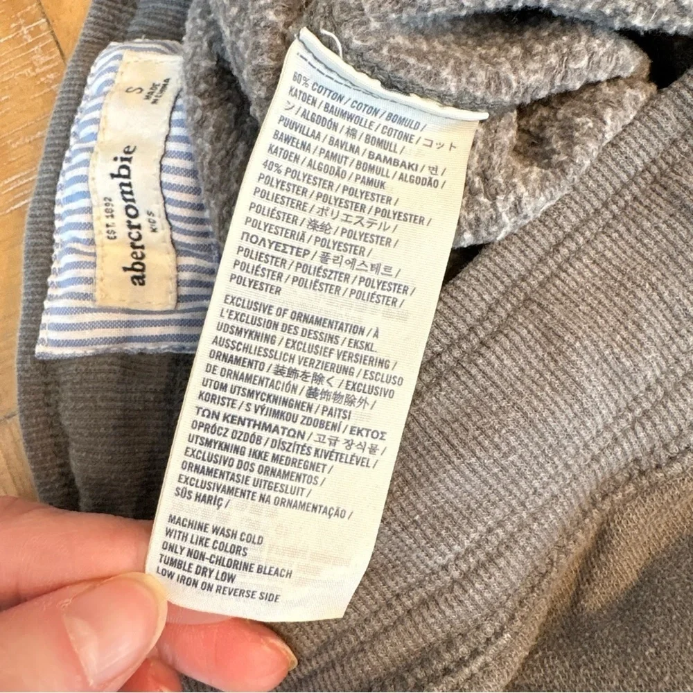 Abercrombie Kids Terry Fleece Gray Sweat Shorts Girls Size Small Y2K Style Retro